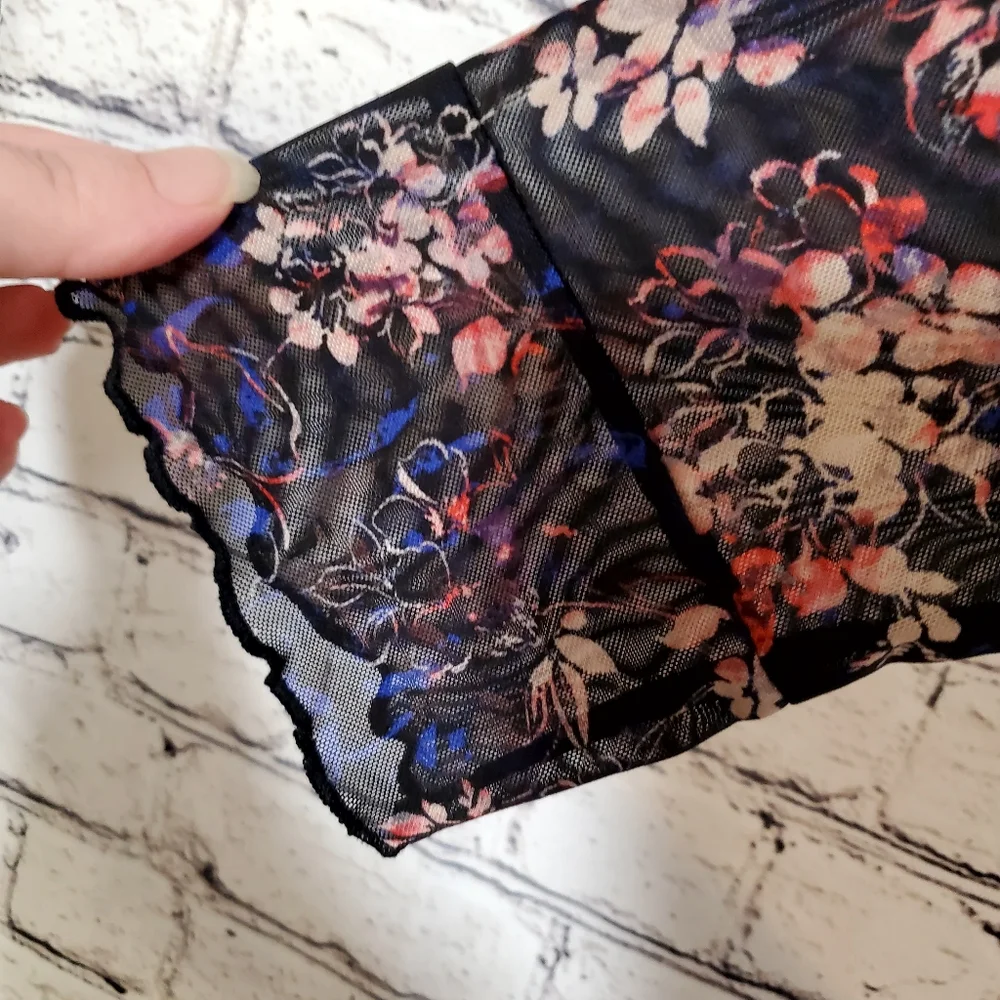 Torrid Mesh Floral Black Dress Scallop Trim Sleeves Size 2 18/20 - Picture 9 of 14